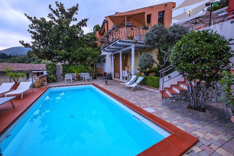 Bnb Casa Rossa Monreale Exterior photo